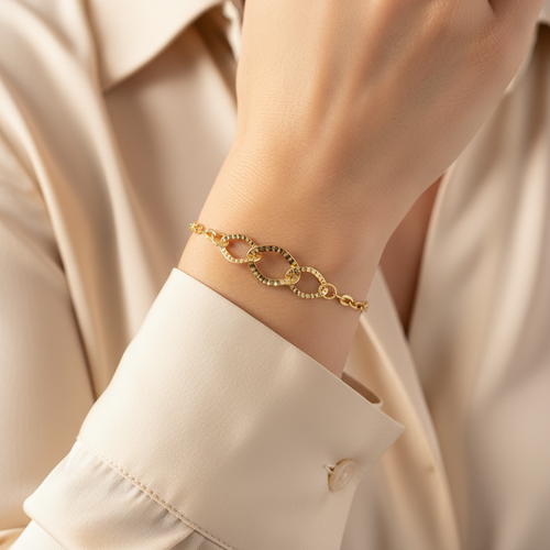 Bracciale con centrale rombo martellato oro giallo 18kt 12mm 19cm indossato