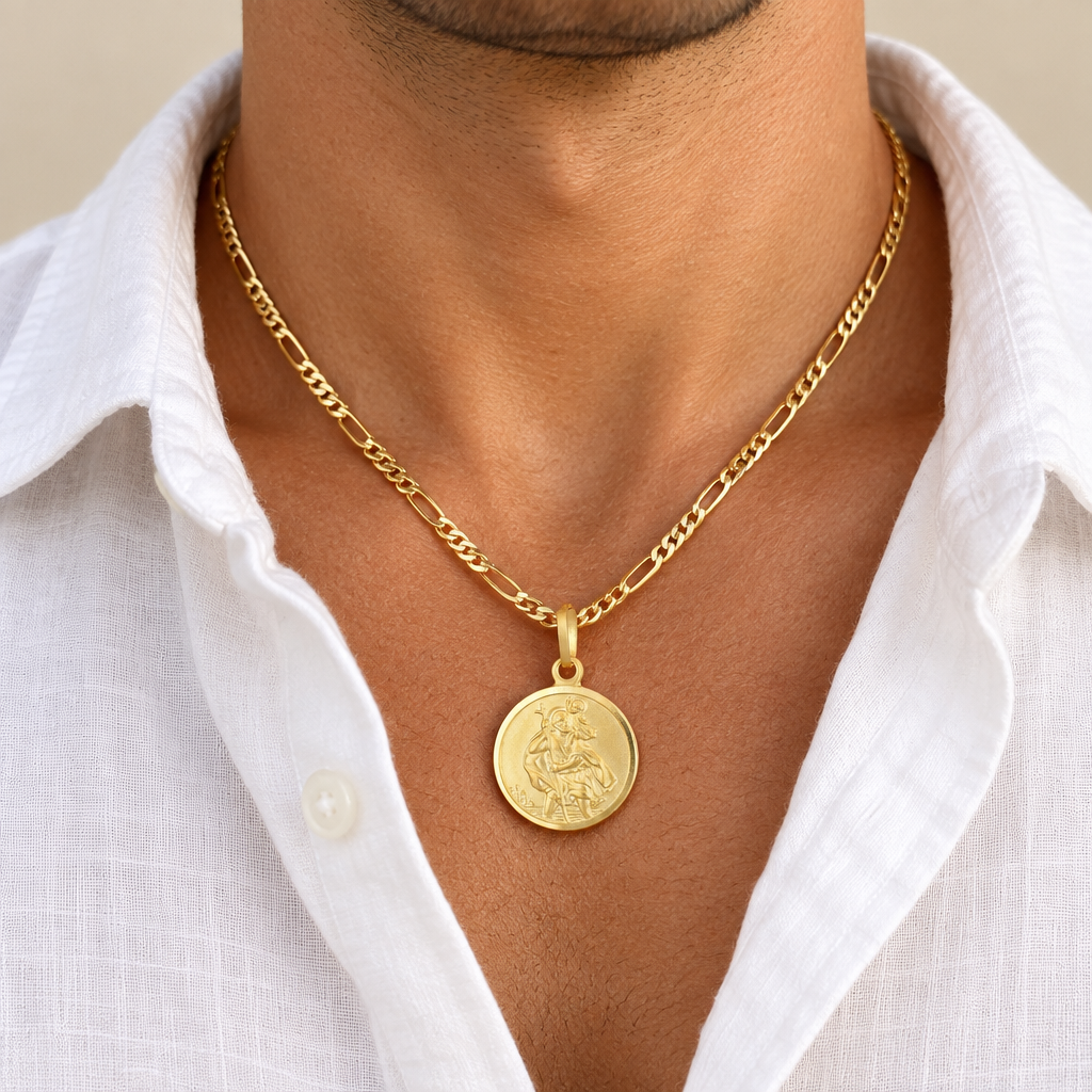 Medaglia San Cristoforo mis. 3 oro giallo 18kt indossata con catena figaro