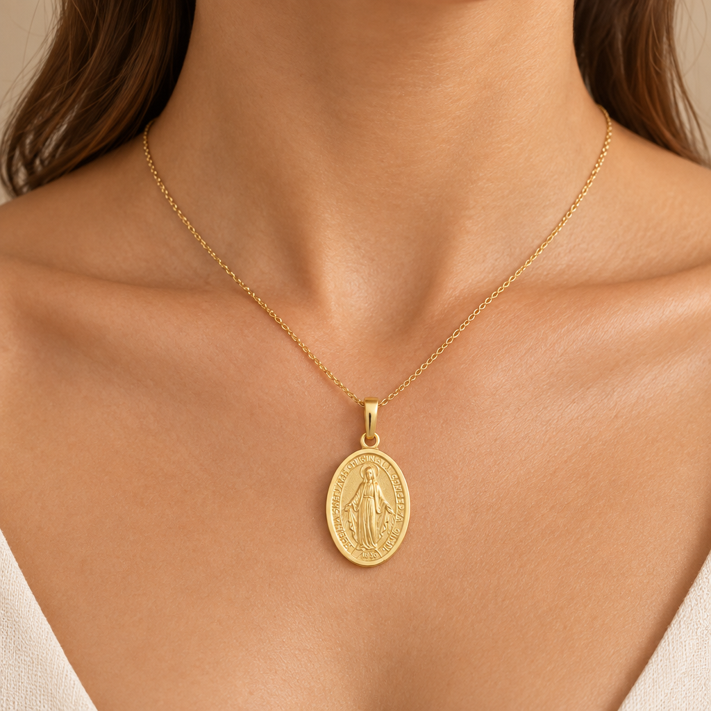 Medaglia Madonna Miracolosa mis. 5 oro giallo 18kt indossata